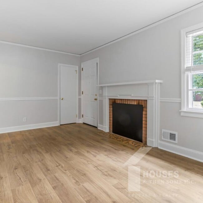 Building Photo - 9 Forestdale Dr