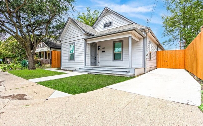 Photo - 621 Centre St House