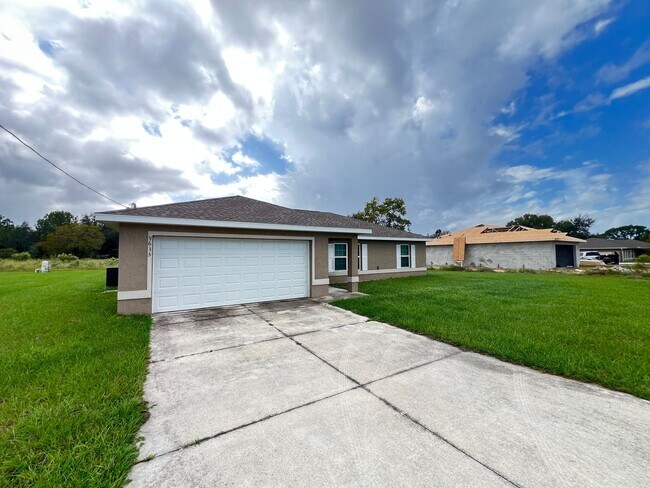 Foto del edificio - Charming 3 Bedroom 2 Bathroom Home in Ocala!!