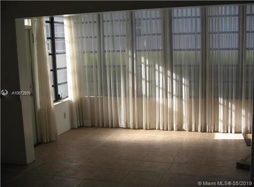 Foto del edificio - 3911 SW 62nd Ave