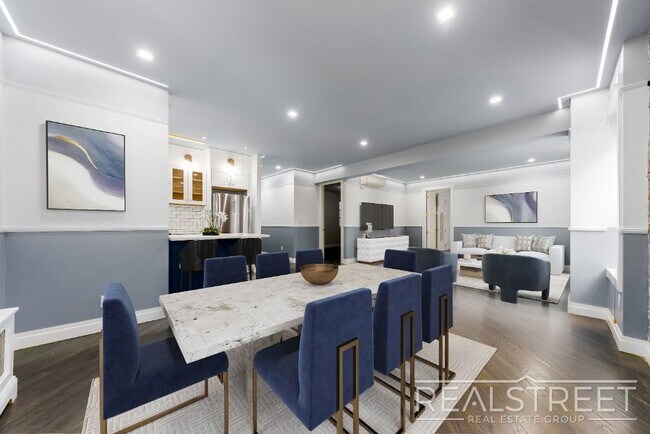 Foto del edificio - 4 bed | 3 Full Bath In Prime Brooklyn Heights
