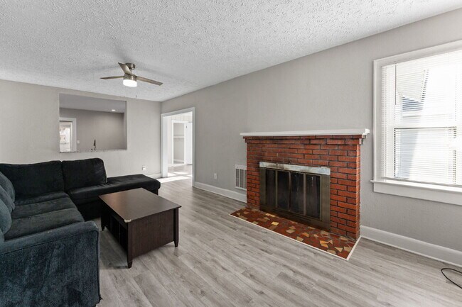 Foto del edificio - 254 Pocahontas Pl