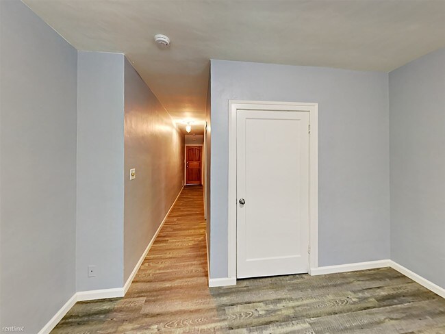 Building Photo - Studio, 1 bath Apartment - 530 Grove St Apt 5