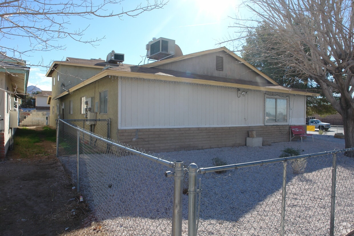 Building Photo - Reid Manor