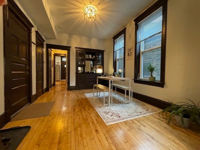 Foto del edificio - 1645 S Miller St