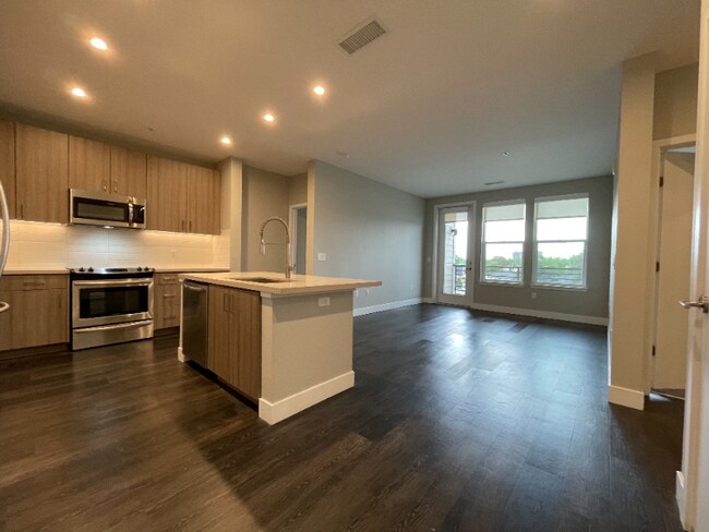 Foto del edificio - 100 E Mississippi Ave