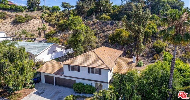 Building Photo - 3243 Kirkham Dr