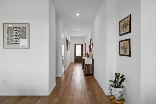 Building Photo - 705 Alden Dr