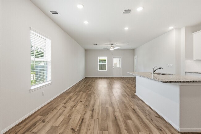 Foto del edificio - 8380 Bristlecone