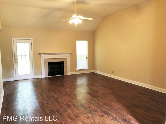 Building Photo - 3 br, 2 bath Room For Rent - 105 Greentree Ct