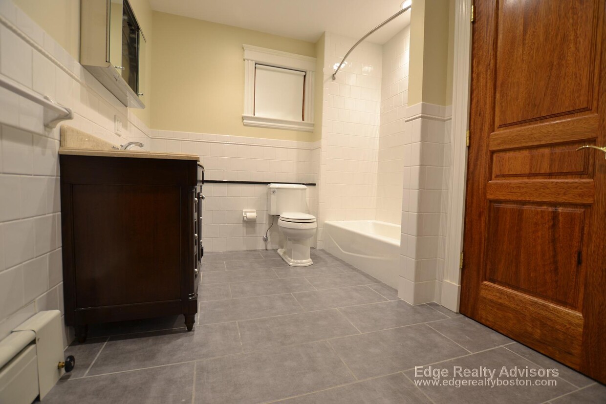 Primary Photo - 46 Gerrish St