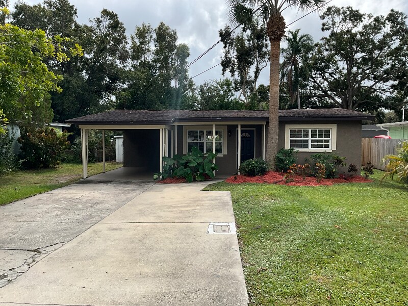 Foto principal - 10924 124th Ave N