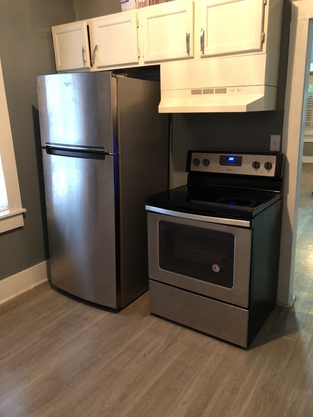 Walk or bike to CAMPUS or downtown!! 3 bed HOUSE - Walk or bike to CAMPUS or downtown!! 3 bed HOUSE