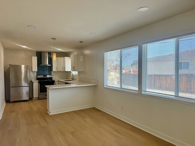 Foto del edificio - 2470 Hardy Dr