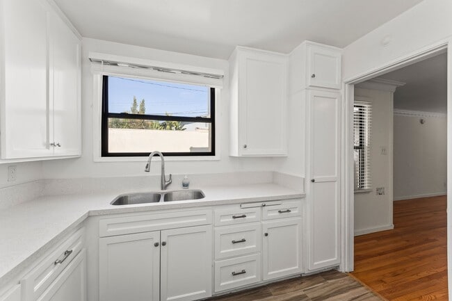 Foto del edificio - 1444 S Beverly Dr