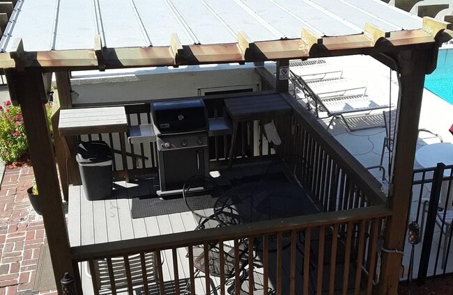 Foto del edificio - 300 Monroe Ave