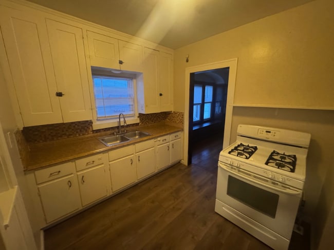 Foto del edificio - 7414 Marlborough Ave