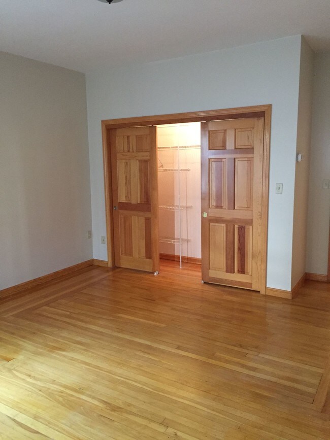 Foto del edificio - 656 June St