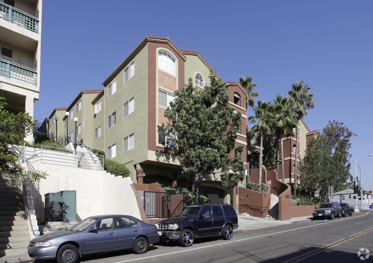Primary Photo - 3880 Florida St