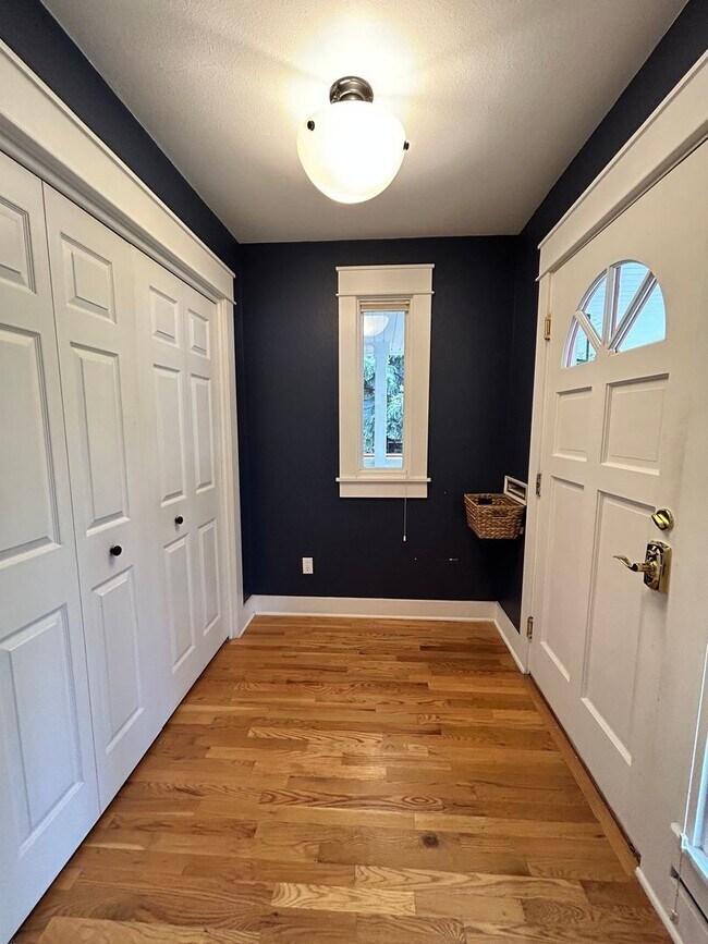 Entrada - 920 Grant Pl
