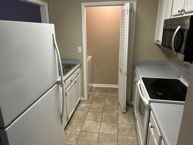 Foto del edificio - 1 Bed / 1 Bath Condo for Rent in Huntsvill...
