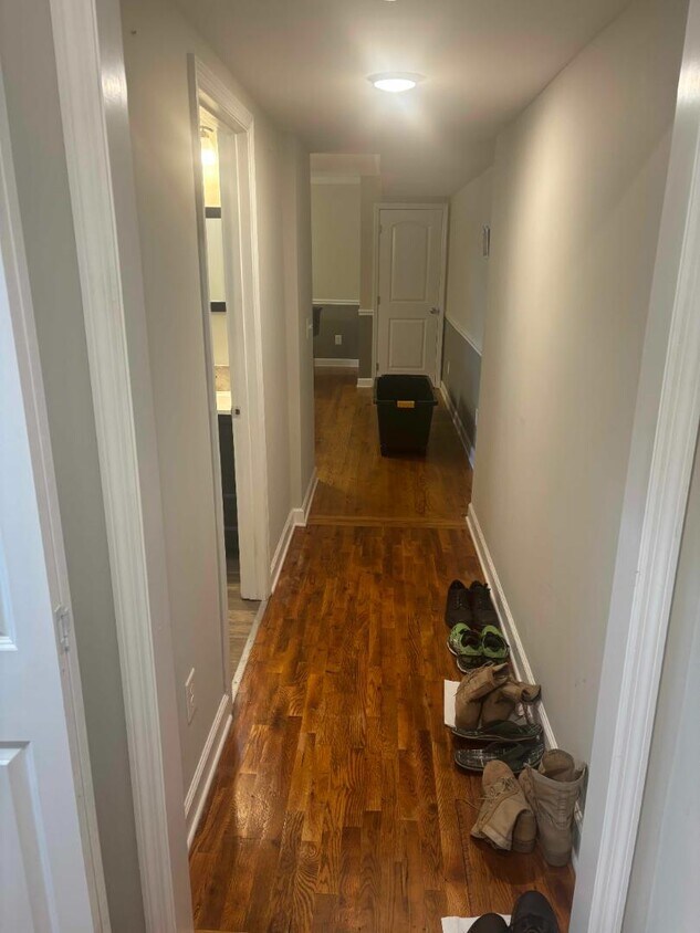 Foto principal - 23 E 2nd St