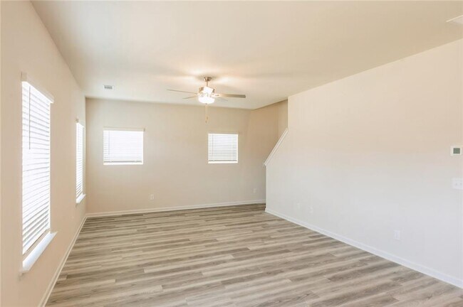Building Photo - 610 Mackenzie Cv