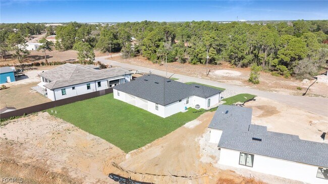 Building Photo - 4989 Fairway Ct