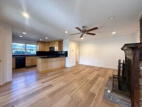 Building Photo - 4004-4006 Bismarck Dr
