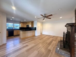 Building Photo - 4004-4006 Bismarck Dr