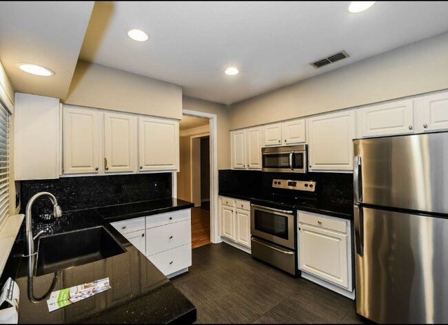 Foto del edificio - 4558 Glenbury Ct S