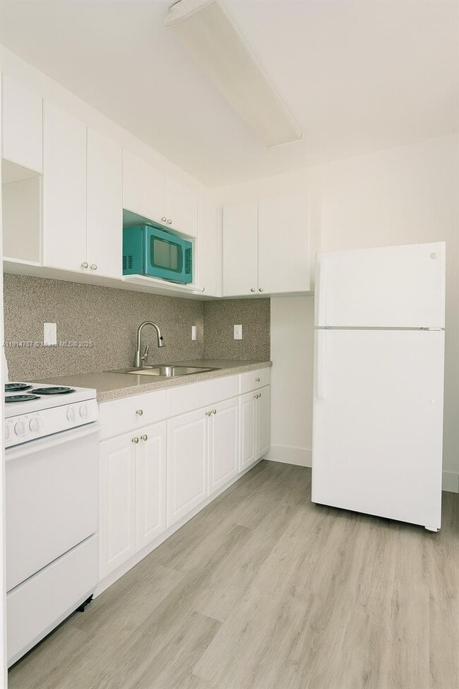 Foto del edificio - 5825 SW 9th Terrace