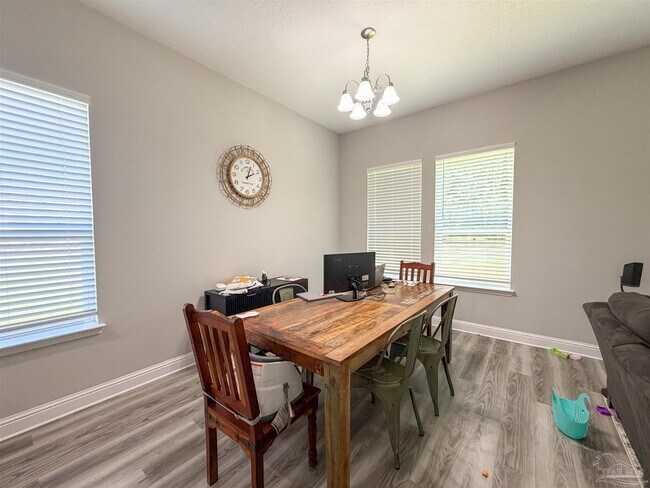 Foto del edificio - 4578 Red Oak Dr