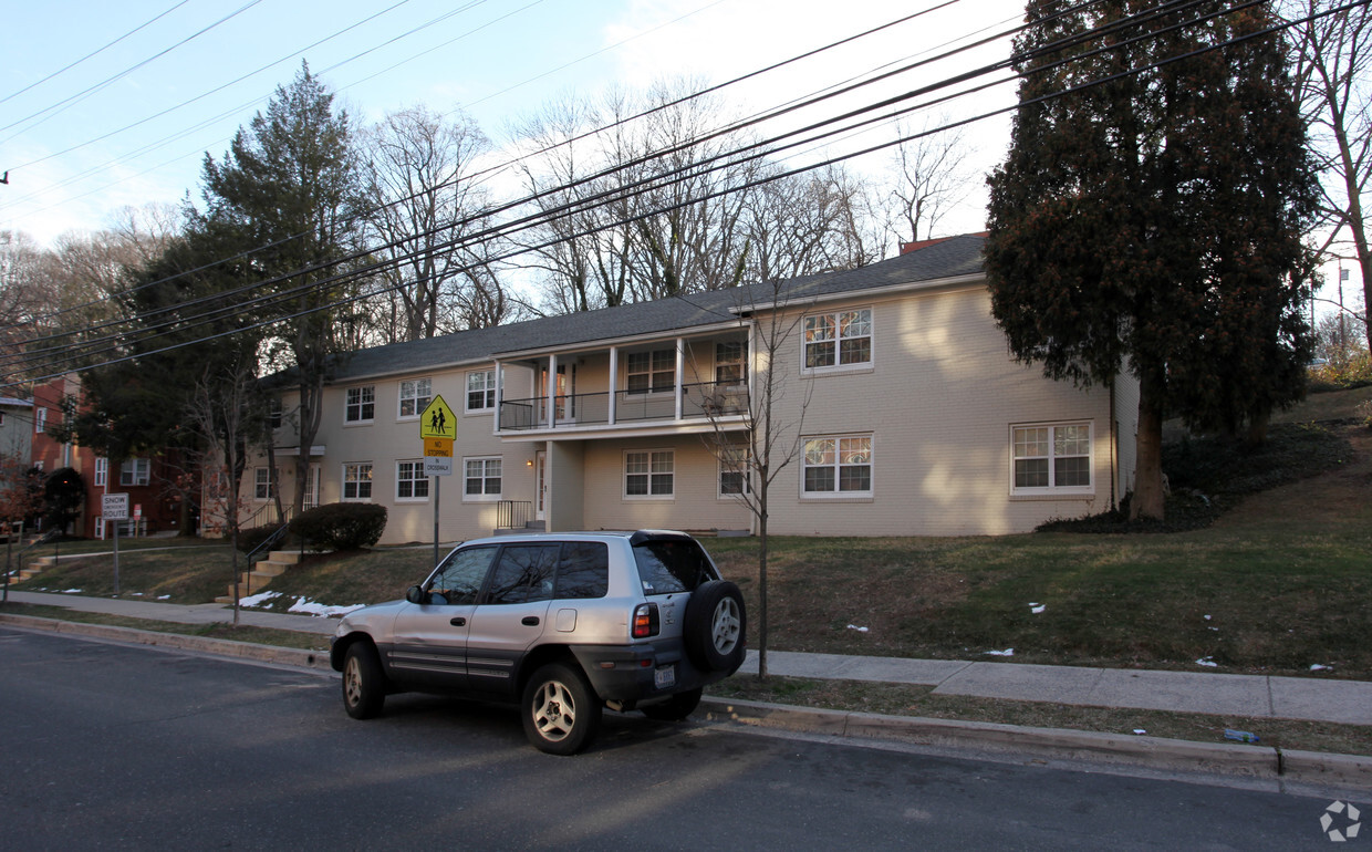 Apartments Near Takoma Station