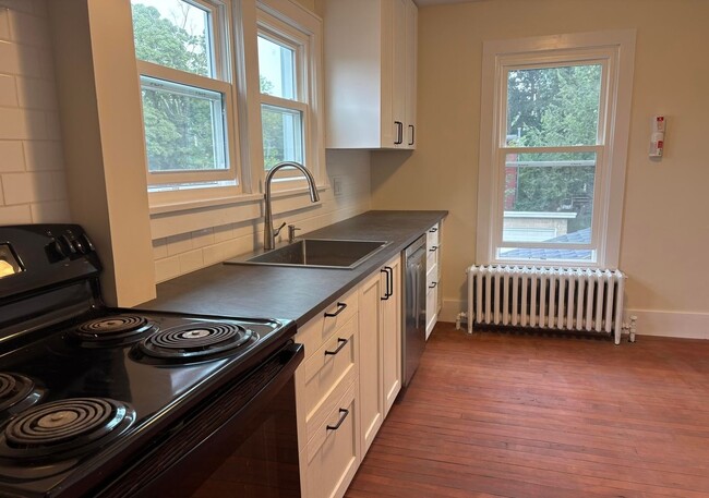 Kitchen - 56 Cedar St