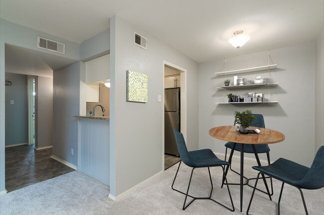Foto del edificio - 4859 Cedar Springs Rd
