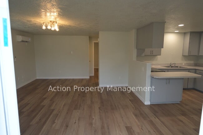 Building Photo - 2 bed, 1 bath, 1 car garage in Sequim