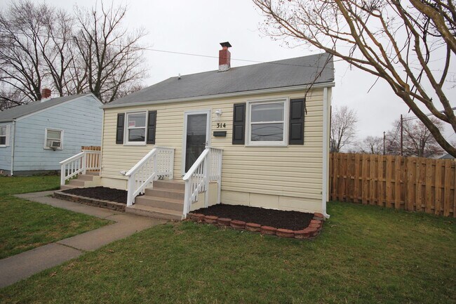 Foto del edificio - Renovated 2 Bedroom, 1 Bath Single-Family Home
