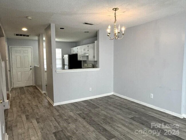 Building Photo - 11106 Whitlock Crossing Ct