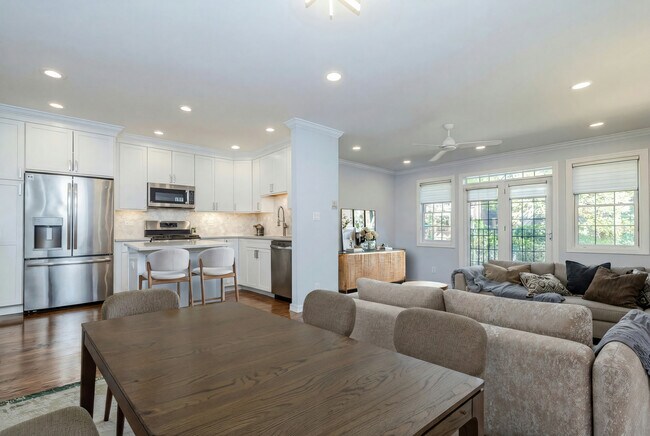 Cocina/comedor/sala de estar de concepto abierto - 849 W Lakeside Plz