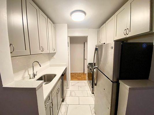 Foto del edificio - 2 bedroom in Bronx NY 10465