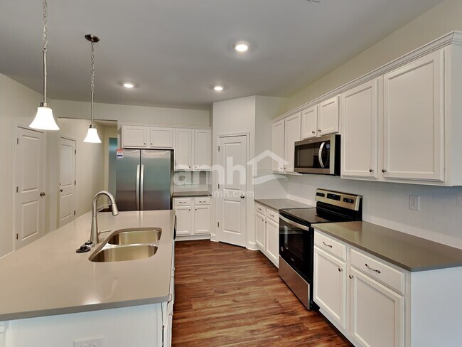 Building Photo - 6003 Rosemore Ln