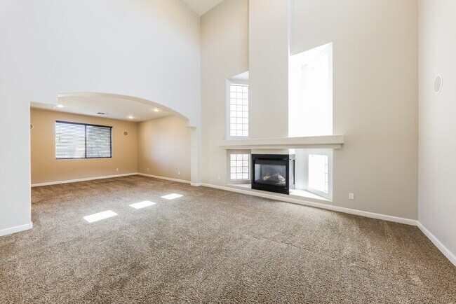 Foto del edificio - 2120 W Eagle Feather Rd