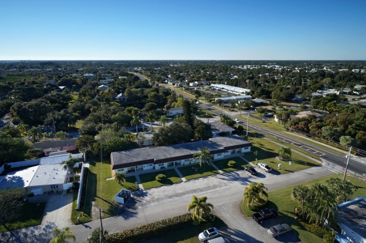 Aerial Photo - 1462 NE Elizabeth Ave