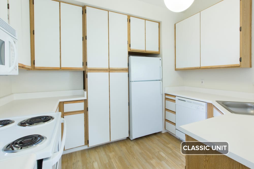 Primary Photo - 1374 Lakeshore Cir