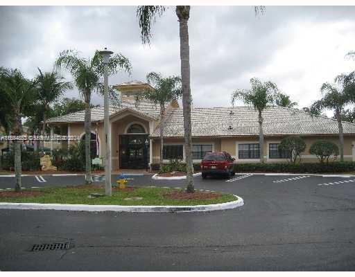 Foto del edificio - 231 Palm Cir E