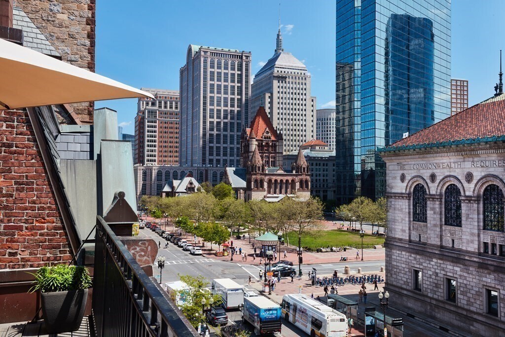 Primary Photo - 647 Boylston St