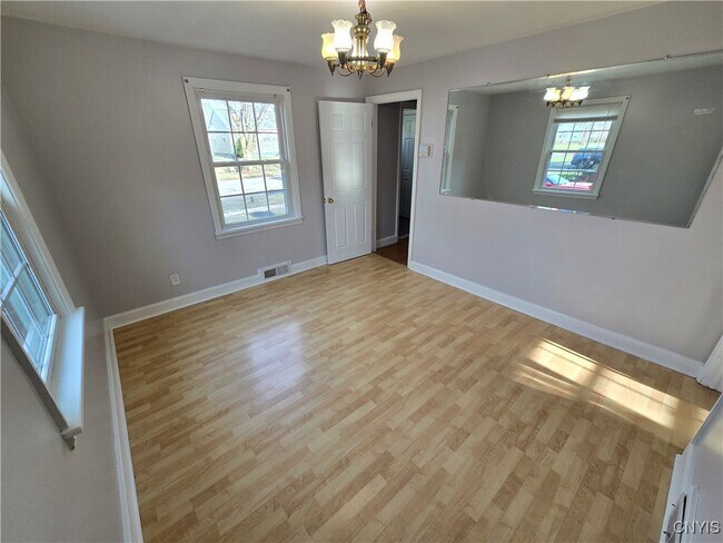 Foto del edificio - 532 Orwood Pl