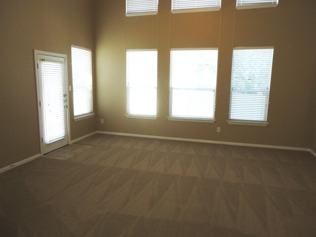 Building Photo - 1360 Kingston Place