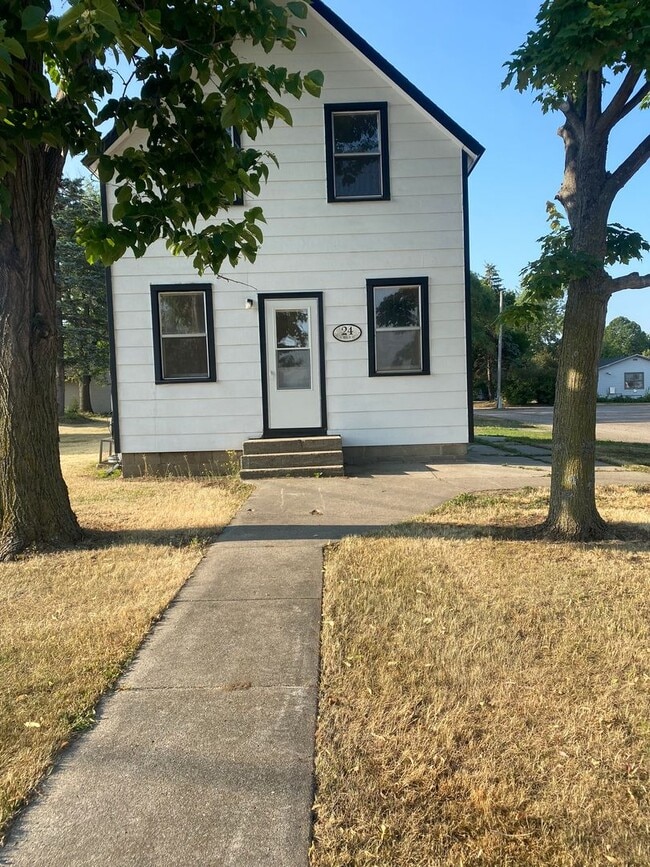 Building Photo - Single Family Home Available for Rent!